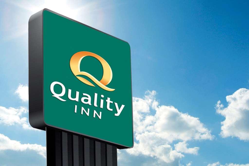 Inn Quality Savannah North 2*