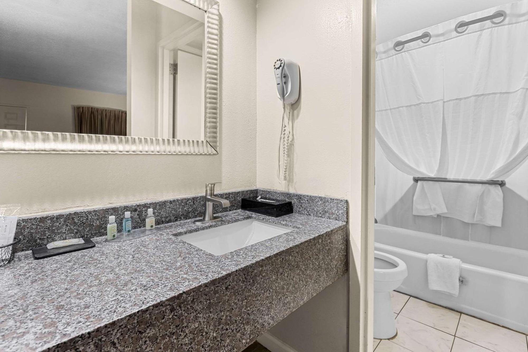 Inn Quality Savannah North