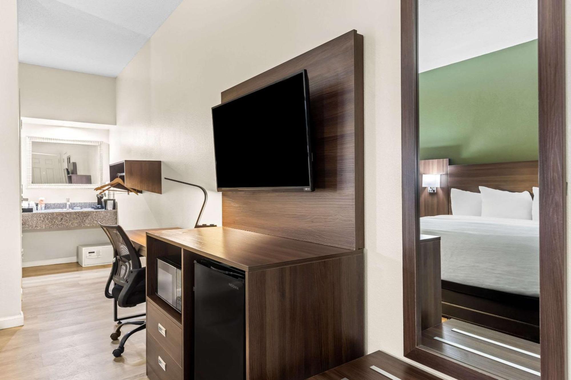 Quality Savannah North Inn